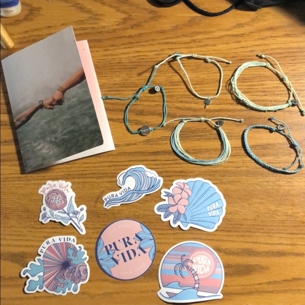 Puts Vida Bracelets and Stickers